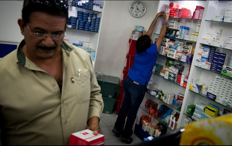 Pacientes crónicos con enfermedades como insuficiencia renal, cáncer, esclerosis múltiple se ven afectados por el desabastecimiento de medicinas. EFE/ARCHIVO