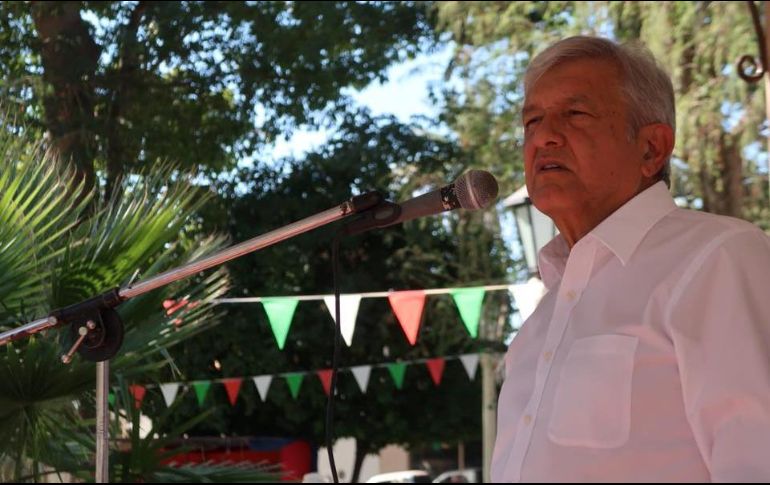 Aclaró que en caso de dividirse la coalición, Morena no aceptará al PRD en alianza toda vez que ya los acuerdos están hechos y la alianza de 2018 es con ciudadanos de todos los partidos. FACEBOOK / Andres Manuel Lopez Obrador