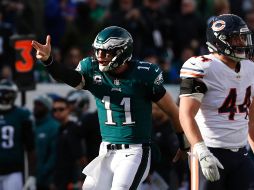 Wentz lanzó un pase de touchdown de 17 yardas a Zach Ertz, quien aportó 103 yd en 10 atrapadas, para darle a los 