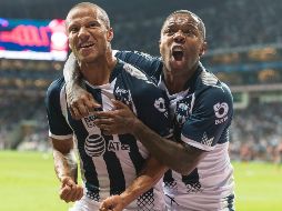 Carlos Sánchez celebra su gol con Dorlab Pabon MEXSPORT/T. García