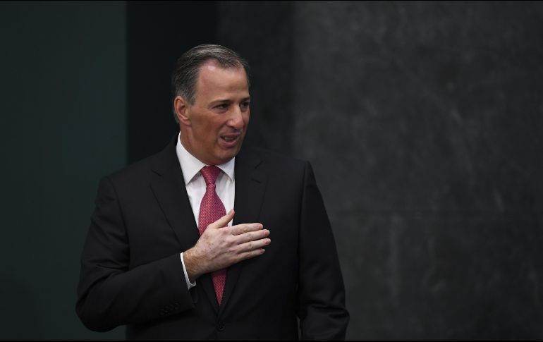  En medio de gritos de respaldo, Meade Kuribreña agradece a todas las organizaciones obreras y al Congreso del Trabajo. AFP/ P. Pardo