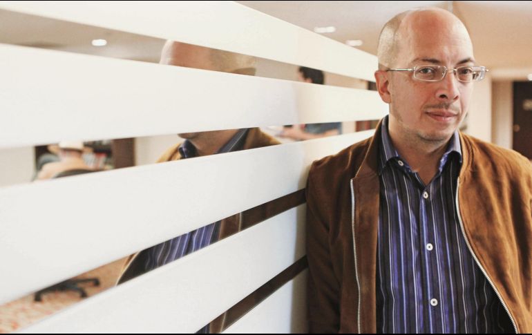 Jorge Volpi. El escritor posa durante la FIL, a la cual llegó para presentar el libro “Contra Trump”. EL INFORMADOR/A. Camacho