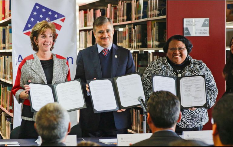 Roberta S. Jacobson, Tonatiuh Bravo Padilla y Tanya C. Anderson firmaron dos acuerdos de colaboración. ESPECIAL