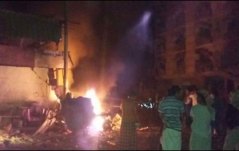 La detonación se produjo hacia la medianoche y destruyó la fachada del edificio de cuatro plantas. TWITTER