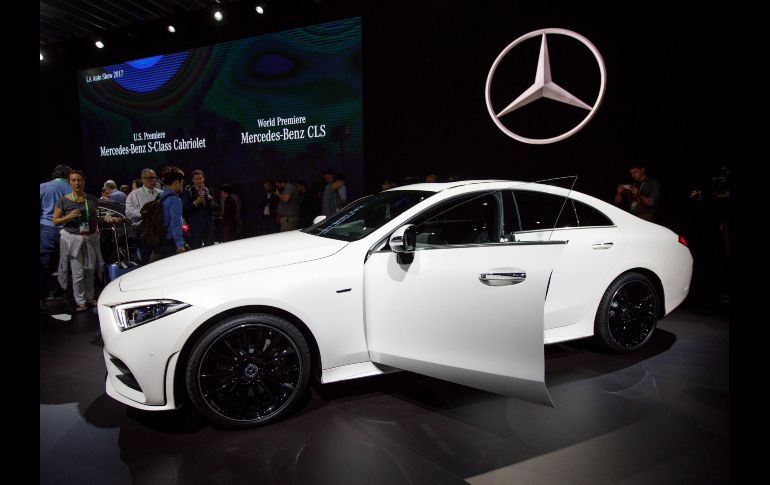 El nuevo Mercedes-Benz CLS, el cupé de cuatro puertas de la marca alemana que incorpora una parrilla frontal de nuevo diseño que anticipa el futuro de la imagen del fabricante.