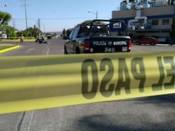 Por su parte el chofer de la unidad terminó su ruta metros delante del lugar de los hechos. ESPECIAL/