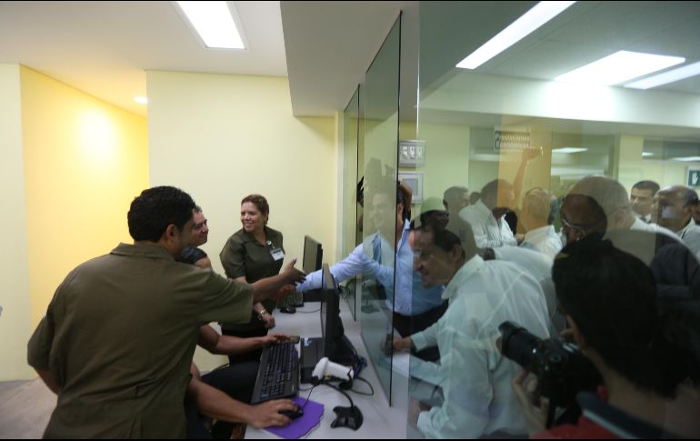 Con el nuevo modelo, el asegurado puede realizar la solicitud del registro de su cuenta bancaria por internet. EL INFORMADOR/ ARCHIVO