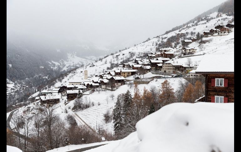 Panorama de Albinen, en Suiza. Sus residentes acordaron pagar la cantidad de 21 mil 300 euros para cada persona que decidida establecerse en el municipio para los próximos 10 años. EFE/ C. Zingaro