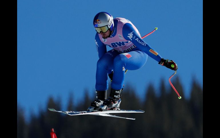 El esquiador Dominik Paris, de Italia, se ve en acción durante una carrera de entrenamiento de la Copa del Mundo de Esquí Alpino Birds of Prey, en Beaver Creek, Estados Unidos. EFE/J. Mabanglo