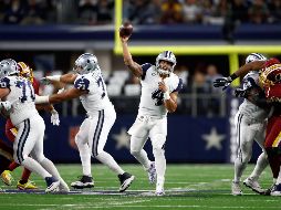 Dak Prescott, mariscal de campo de Dallas, lanzó para 102 yardas y dos pases de anotación. AFP/W. Hitt