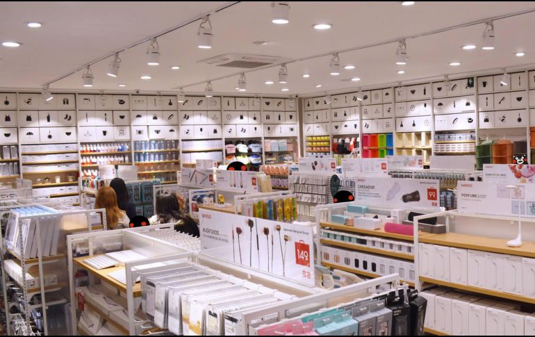 Miniso comercializa desde ropa interior hasta floreros y cosméticos a bajo precio. FACEBOOK/MinisoMexico.
