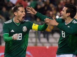 Backe destaca la aportación de Andrés Guardado (I) en el Tri. MEXSPORT/ARCHIVO