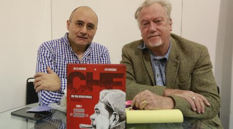 José Hernández (izq) destaca tres cualidades del ícono revolucionario; congruencia, idealismo y dignidad. EL INFORMADOR/ G. Gallo