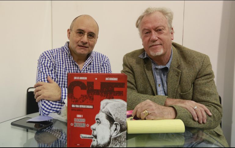 José Hernández (izq) destaca tres cualidades del ícono revolucionario; congruencia, idealismo y dignidad. EL INFORMADOR/ G. Gallo