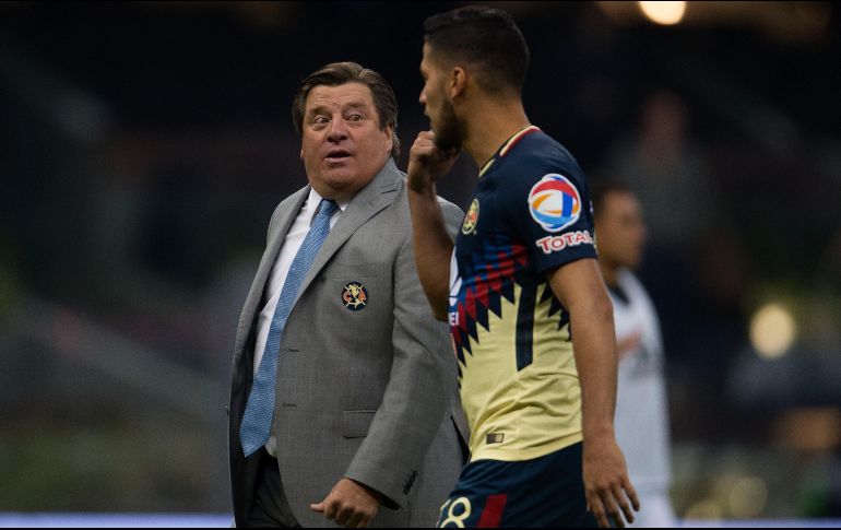 Herrera (I) adelanta que la directiva azulcrema buscará reforzar la ofensiva del equipo para el próximo torneo. MEXSPORT/ARCHIVO