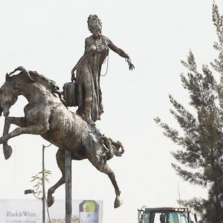 El primer coloso urbano toma Lázaro Cárdenas