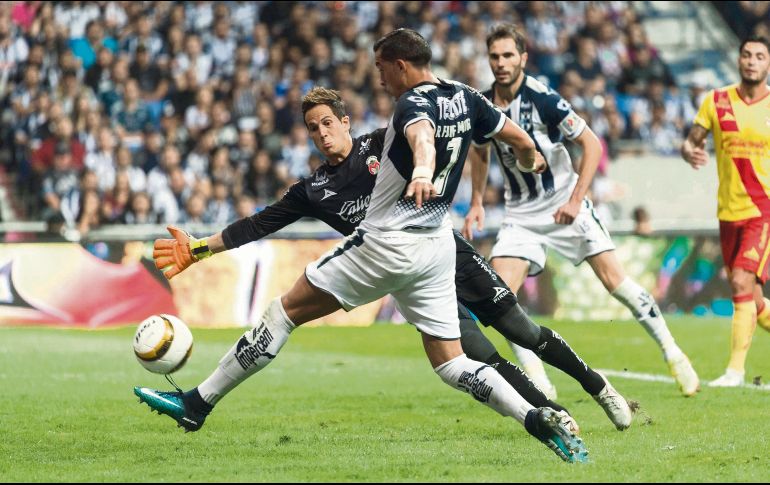 El argentino Rogelio Funes Mori se despachó con un triplete ayer contra los michoacanos. Los regios, líderes del torneo, jugarán la Final que además será Clásico del Norte contra la UANL. MEXSPORT