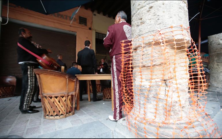 La restauración de las cornisas y pilares de cantera es una de las tareas más laboriosas. EL INFORMADOR/F. Atilano