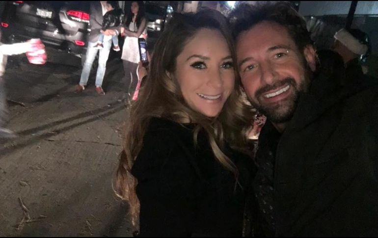 El actor dice que sus hijas están asimilando la situación, y que él no las dejará solas, vivirá con ellas ese proceso. FACEBOOK/Geraldine Bazan