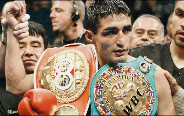 Erik “Terrible” Morales se retiró en 2012 con un récord de 52-9; 36 combates los ganó por la vía rápida. AP
