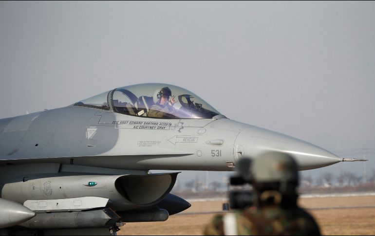 EU envió un bombardero supersónico B-1B sobre Corea del Sur como parte de un ejercicio que involucró a cientos de aviones militares. EFE/ K. Hong-ji