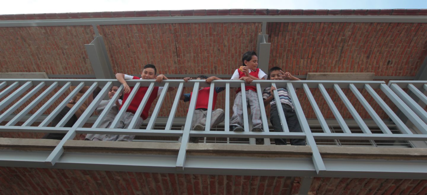 20160823 EL PRESIDENTE DE TONALA, SERGIO CHAVEZ INAUGURO LA SUSTITUCI�N DE SULAS PROVISIONALES POR AULAS FIJAS, EN LA ESCUELA PRIMARIA TATA, LAZARO CARDENAS EN LA COLONIA  TONALTECA, JAUJA. AL EVENTO ASISTIO EL GOBERNANDOR ARISTOTELES SANDOVAL Y EL SECRETARIO DE EDUCACION FRANCISCO AYON. FAO015 - 20160823.EL PRESIDENTE DE TONALA, SERGIO CHAVEZ INAUGURO LA SUSTITUCI�N DE SULAS PROVISIONALES POR AULAS FIJAS, EN LA ESCUELA PRIMARIA TATA, LAZARO CARDENAS EN LA COLONIA  TONALTECA, JAUJA. AL EVENTO ASISTIO EL GOBERNANDOR ARISTOTELES SANDOVAL Y EL SECRETARIO DE EDUCACION FRANCISCO AYON..FAO015