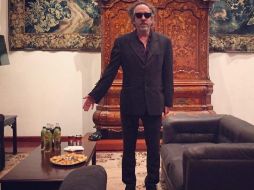 Burton sonrío al ser cuestionado sobre la idea de algún día hacer un personaje mexicano diciendo que en el futuro todo podía pasar.  FACEBOOK/Museo Franz Mayer