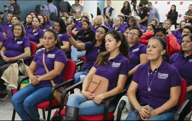 Las mujeres manejarán un simulador de conducción y luego comenzarán prácticas con unidades reales.
