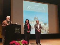 Proyección. De izquierda a derecha, Juan Pablo Rulfo, Olga Ramírez (directora del ICC) y Myriam Vachez, secretaria de Cultura, presentes en la proyección del capítulo cuatro de  “Cien años con Juan Rulfo”. ESPECIAL