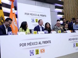 El anuncio que oficializa la coalición se dio unas horas antes de que Barrales deje la presidencia del PRD. NTX