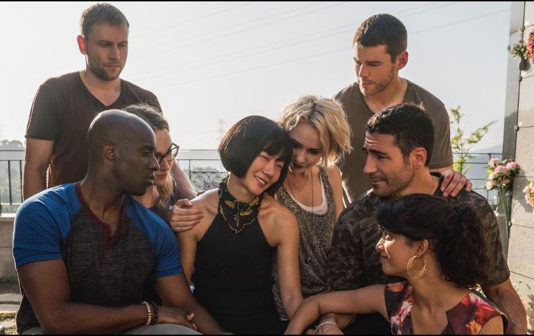 El cast aparece en uno de los videos agradeciendo a los fans que pidieron un cierre digno al show. INSTAGRAM/sense8