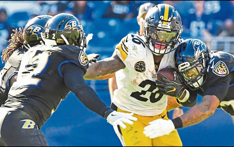 Los duelos entre Ravens y Steelers están marcados por la rudeza con la que se juegan. AP