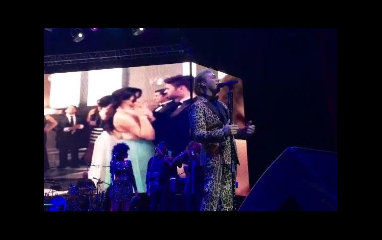 El cantante demostró su calidad vocal y por qué sigue siendo el consentido del público femenino. TWITTER