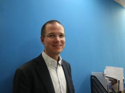 Al registrarse como precandidato, Anaya critica las ideas de López Obrador de 