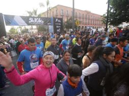 Luego de la carrera se premiaron a los primeros tres lugares de cada categoría. TWITTER/ @PabloLemusN