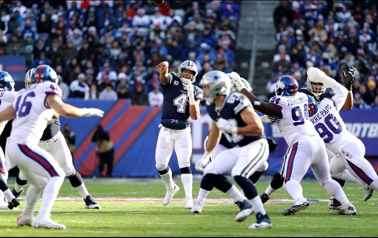 Los Cowboys (7-6) siguen vivos en la carrera por los playoffs, con tres partidos por disputar en la temporada.AFP/Elsa