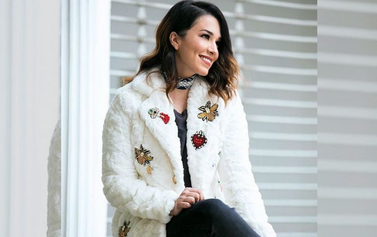 Laura G aceptó participar en el proyecto con la condición de que su hija Lisa la pudiera acompañar a trabajar en ocasiones. INSTAGRAM / lauragii