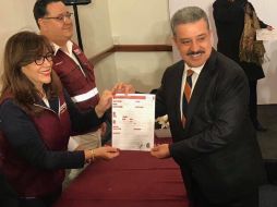 Lomelí dijo que busca comenzar una era de transformación y de cambio. TWITTER / @DrCarlosLomeli