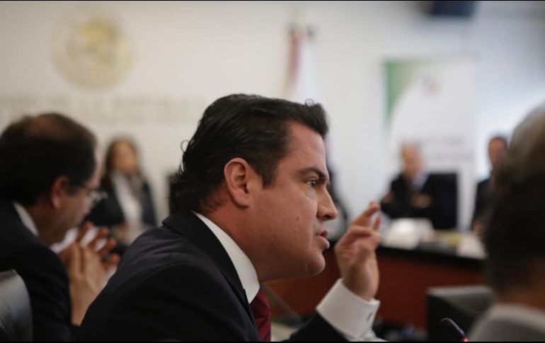 Durante su intervención en la reunión, el primer mandatario estatal llamó a los diputados a retomar la discusión de la propuesta de Mando Único. FACEBOOK/jaristoteles.sandoval