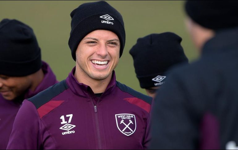 La presencia de ''Chicharito'' en el ataque del West Ham ha venido a menos desde la lesión, sin embargo, se encuentra en óptimas condiciones y podrá jugar frente a los Gunners. ESPECIAL / whufc.com