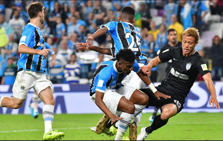 Pachuca intentó reaccionar, pero el Gremio manejó el tiempo restante a su gusto y cumplió con su condición de favorito. AFP / G. Cacace