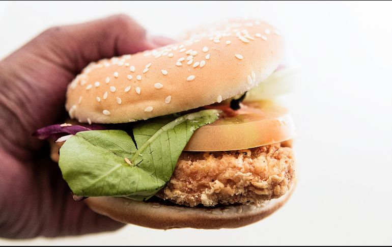 La apertura comercial incrementó las tiendas de conveniencia y los restaurantes estadounidenses de comida rápida en territorio mexicano. EL INFORMADOR/Archivo