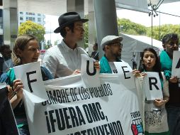 Desde que inició, diferentes colectivos protestan en contra de la celebración de la XI Conferencia Ministerial de la Organización Mundial del Comercio. EFE/A. Ortiz