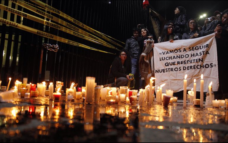 Velada de la paz en rechazo de la ley de seguridad interior. EFE/S. Gutiérrez