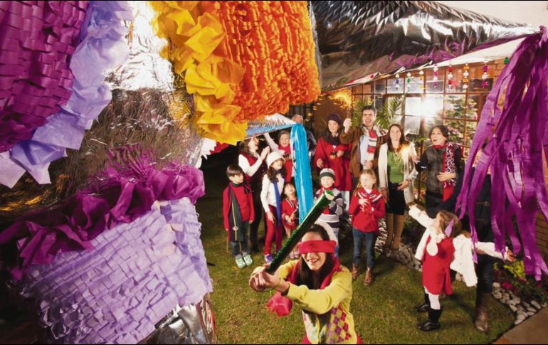 Las ya infaltables piñatas son un elemento necesario en estos tiempos. ESPECIAL/Pueblos de México