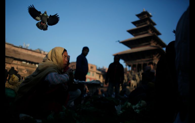 Una campesina vende vegetales en Bhaktapur, Nepal. AP/N. Shrestha