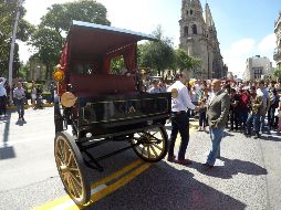 Este viernes se entregaron las primeras cinco motocalandrias que reemplazarán los carruajes jalados por caballos. EL INFORMADOR/ARCHIVO