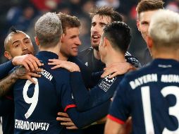 Con el marcador de 1-0, Bayern sentenció el triunfo y llegó a 41 puntos al alcanzar el punto medio de la temporada. EFE / R. Wittek