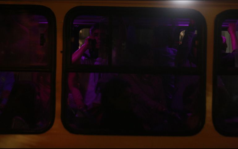 Las mujeres son las que se sienten más vulnerables al abordar este tipo de camiones. EL INFORMADOR / G. Gallo