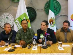 En rueda de prensa, el Partido Verde en Jalisco y la Salvador Cosío firman un convenio de participación. TWITTER / @partidoverdejal